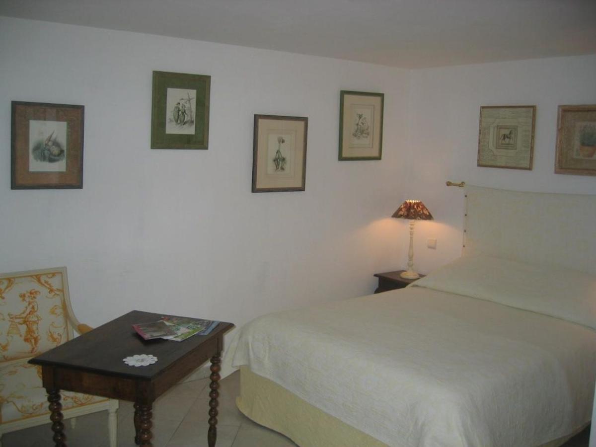 Chambre D'Hotes Bleue A Azay-Le-Ferron - Fr-1-591-452 Bed and Breakfast Buitenkant foto